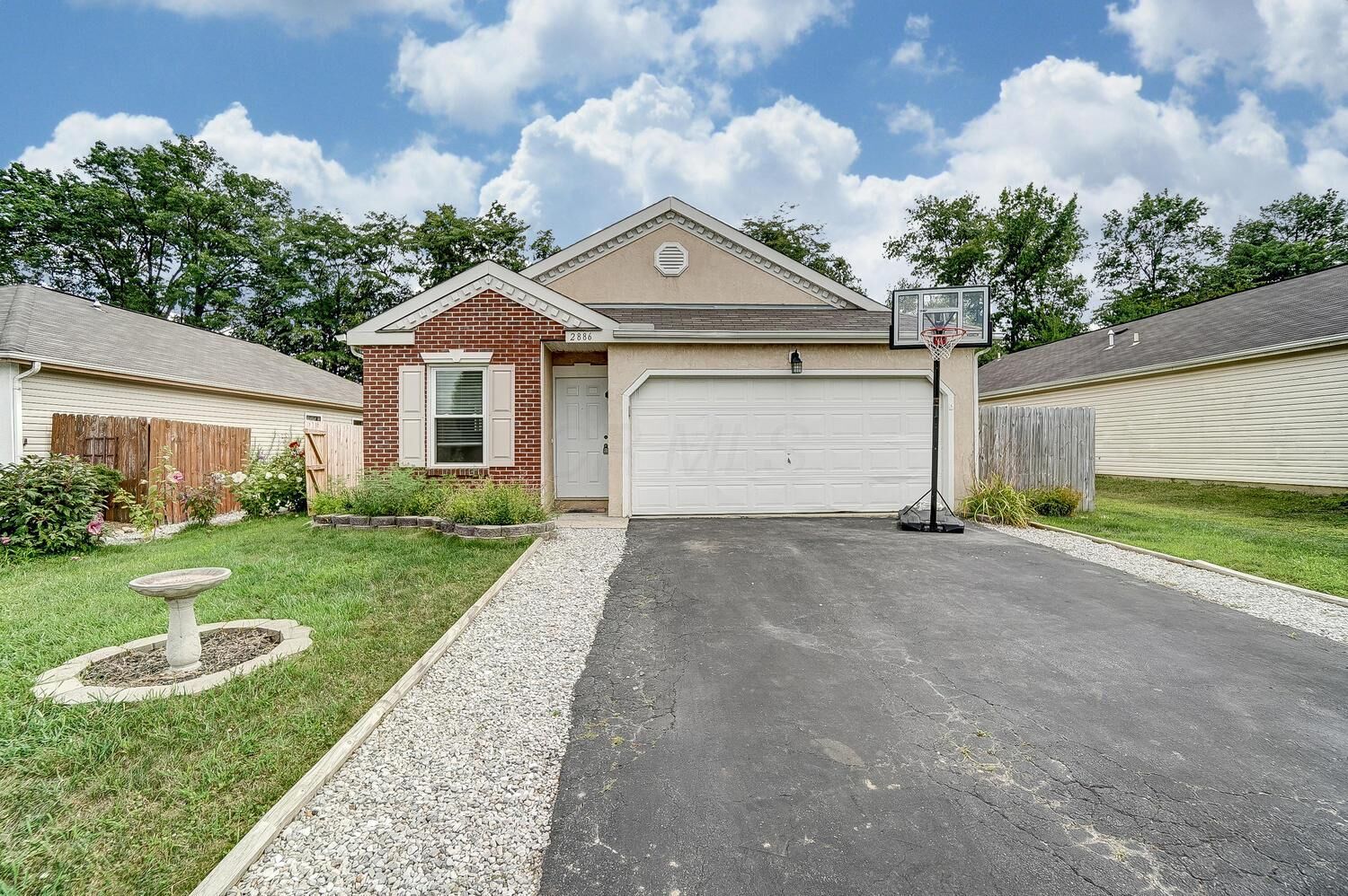 Property Photo:  2886 Sussex Place Drive  OH 43123 