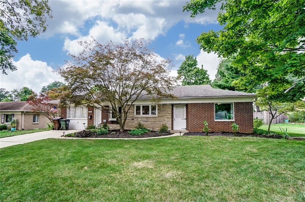 Property Photo: 4217 Stonehaven Road OH 45429