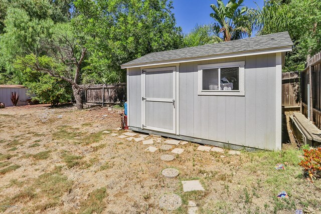 Property Photo:  485 Bethany Street  CA 91360 