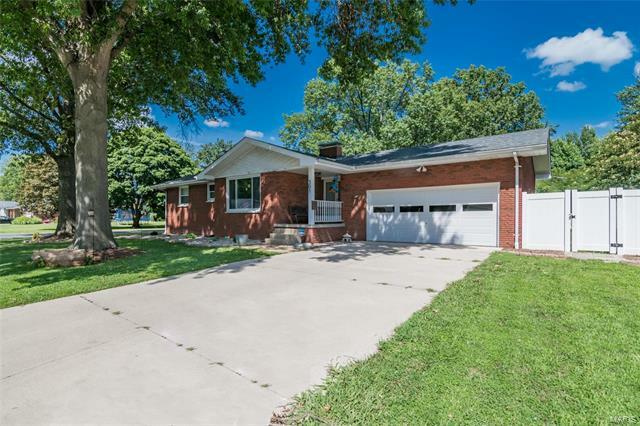 Property Photo:  301 South Walnut   62010 