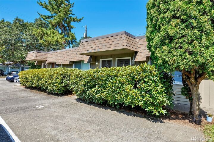 9811  Whitman Avenue SW 3  Lakewood WA 98499 photo