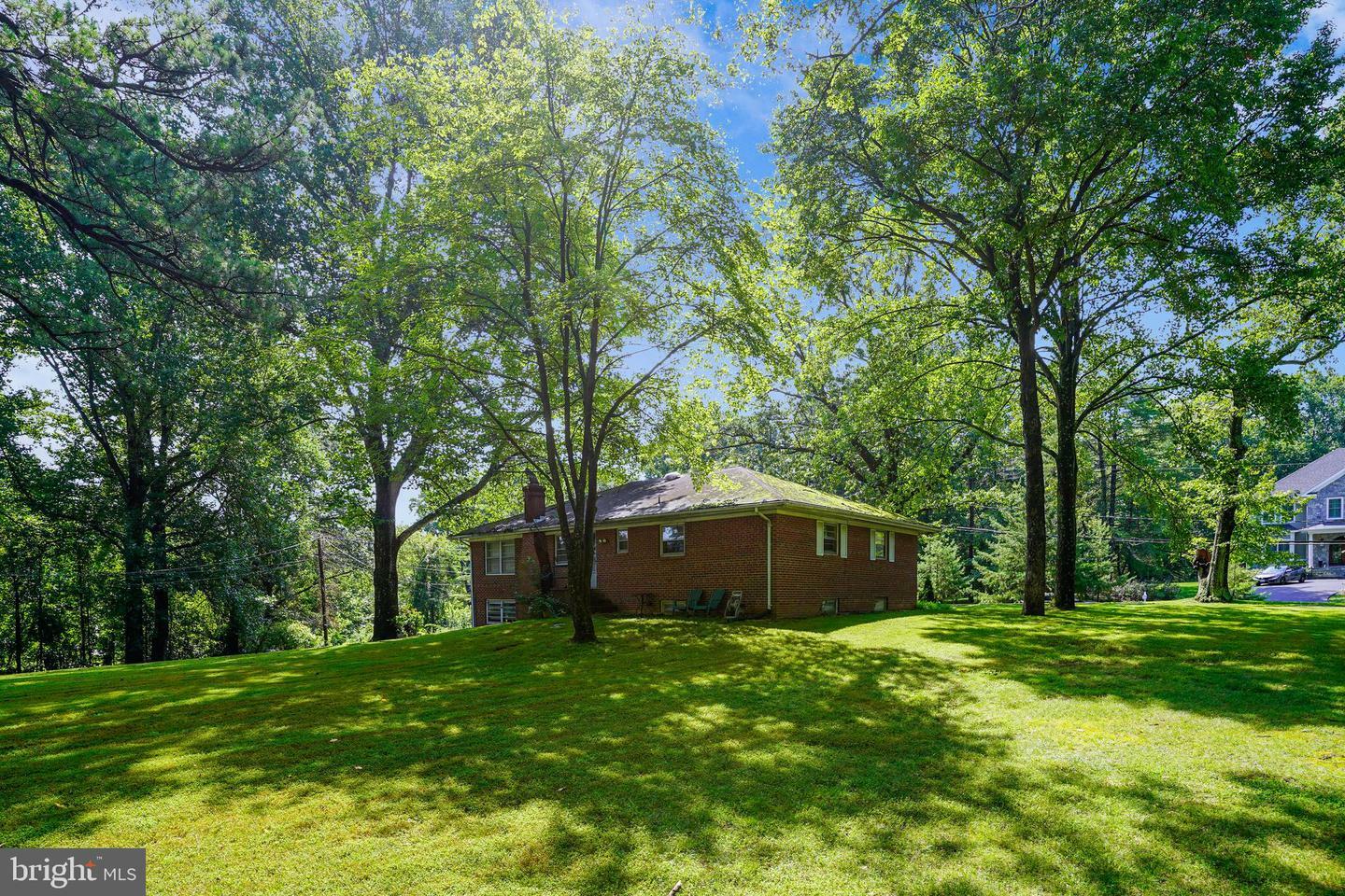 Property Photo:  10408 Samaga Drive  VA 22124 