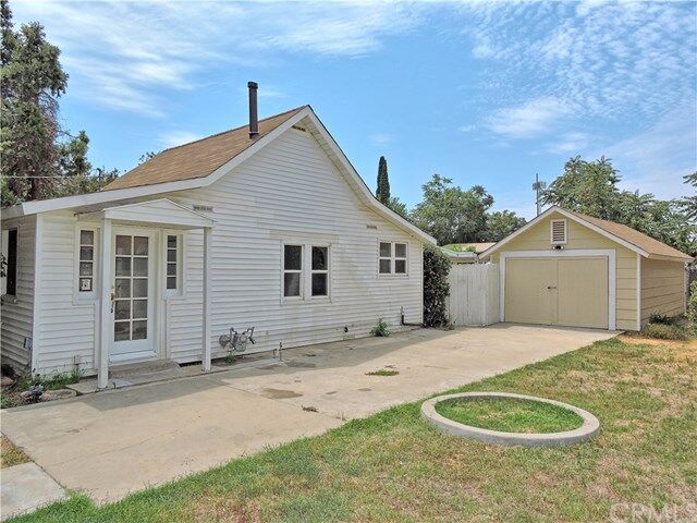 Property Photo: 3668 Farnham Place CA 92503