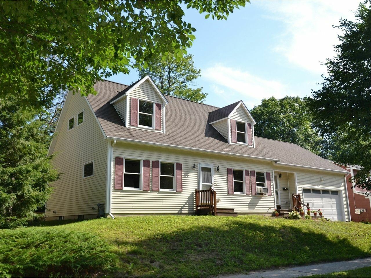 Property Photo:  163 Lakewood Parkway  VT 05408 