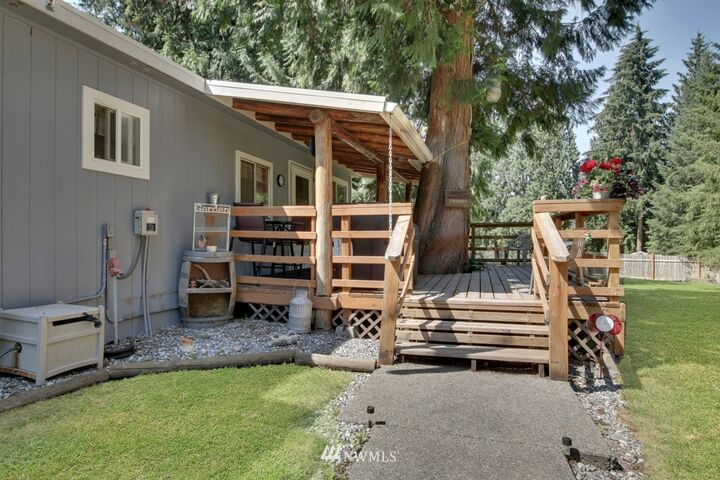 Property Photo:  11215 318th Street E  WA 98338 