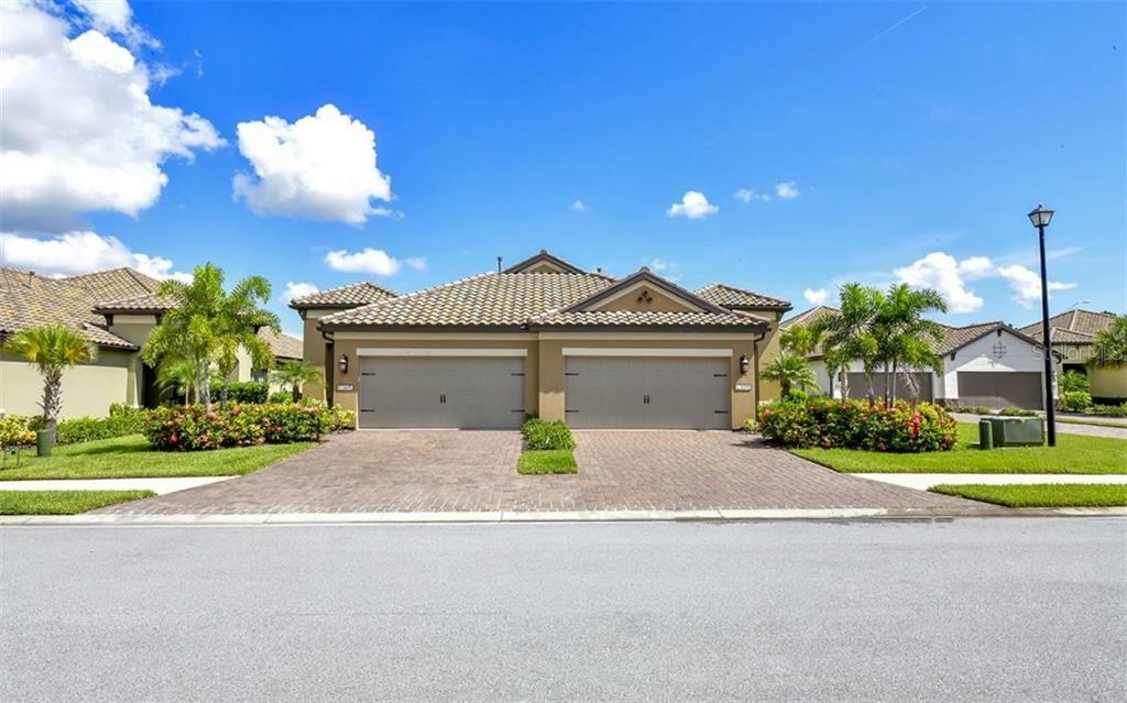 Property Photo: 6475 Positano Court FL 34243