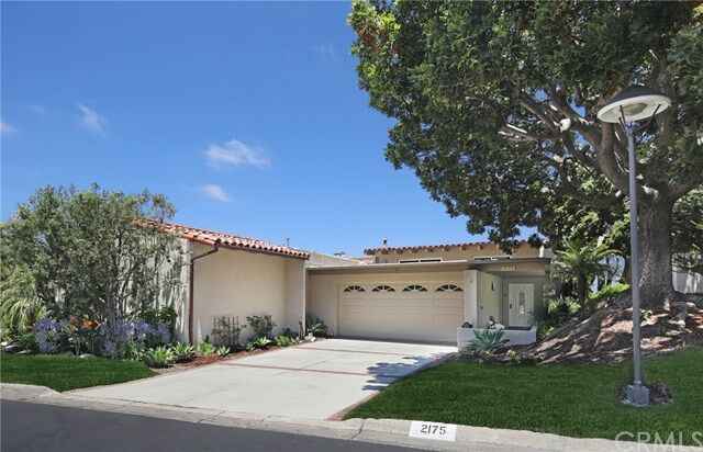 Property Photo:  2175 Vista Entrada  CA 92660 