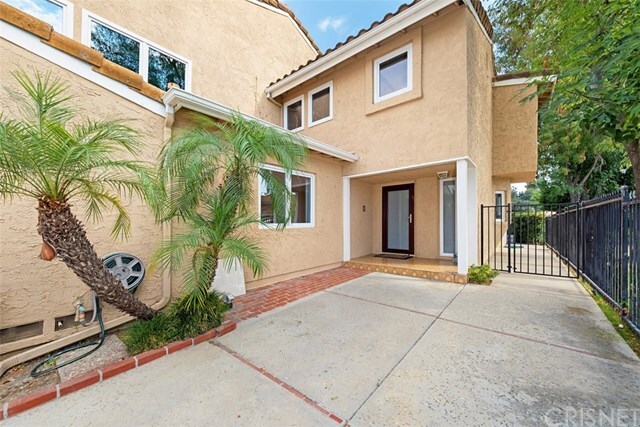Property Photo: 4610 Park Adelfa CA 91302