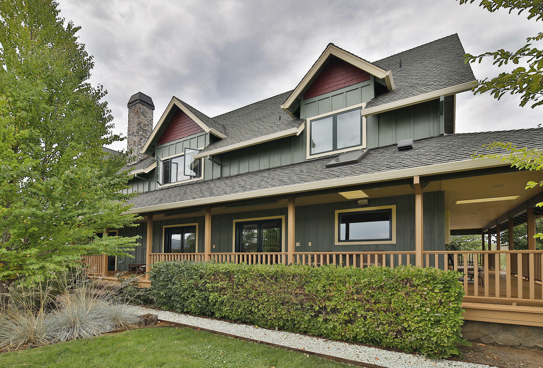 Property Photo: 1524 Dry Creek Road OR 97524