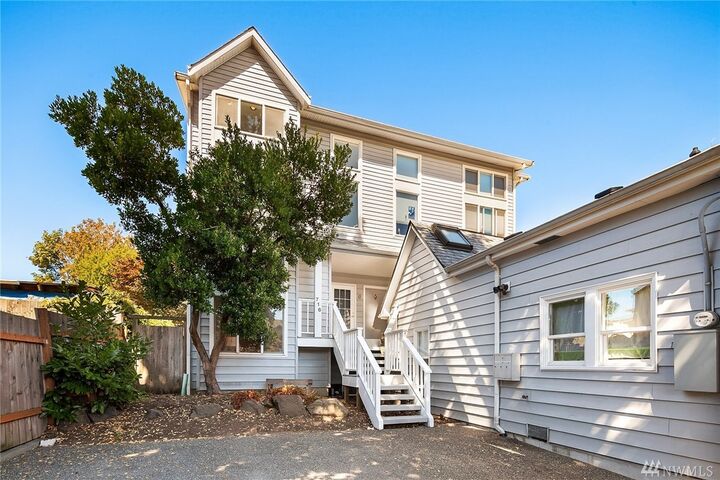 716 N 43rd Street B  Seattle WA 98103 photo