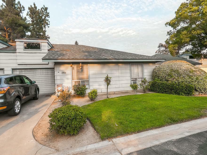 Property Photo:  1934 E Vassar Drive  CA 93292 