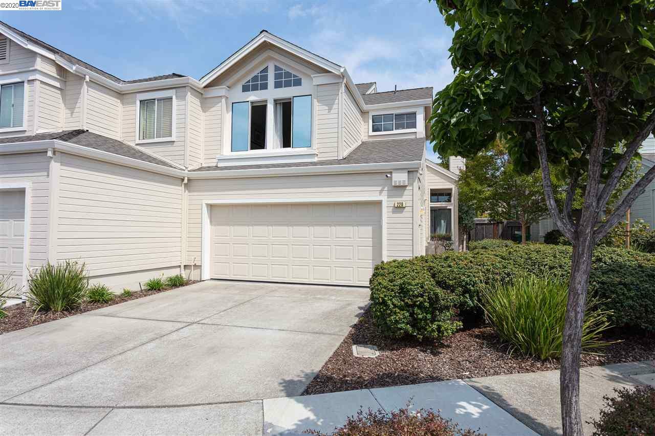 Property Photo:  220 Bannister Ct  CA 94502 