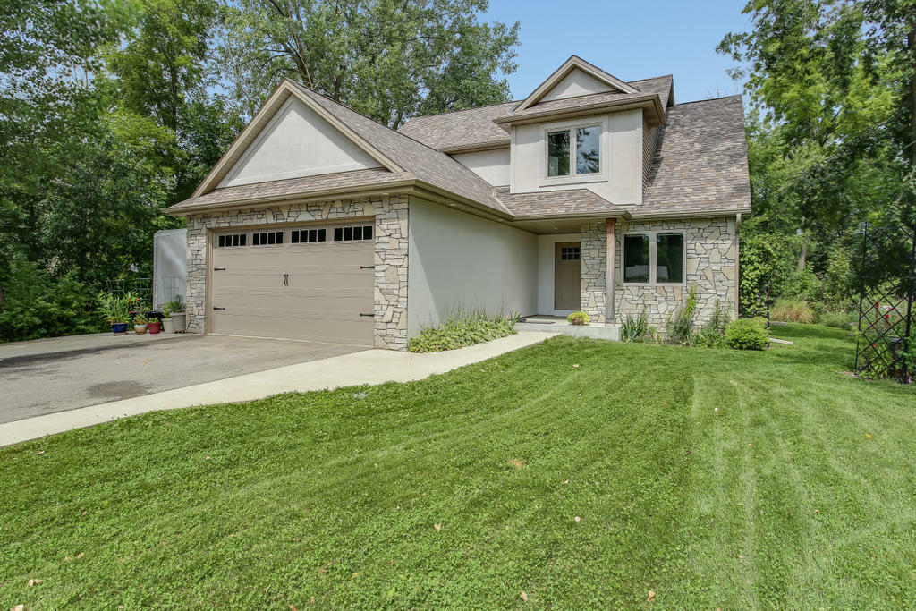 Property Photo:  12362 W Larkspur Rd  WI 53132 