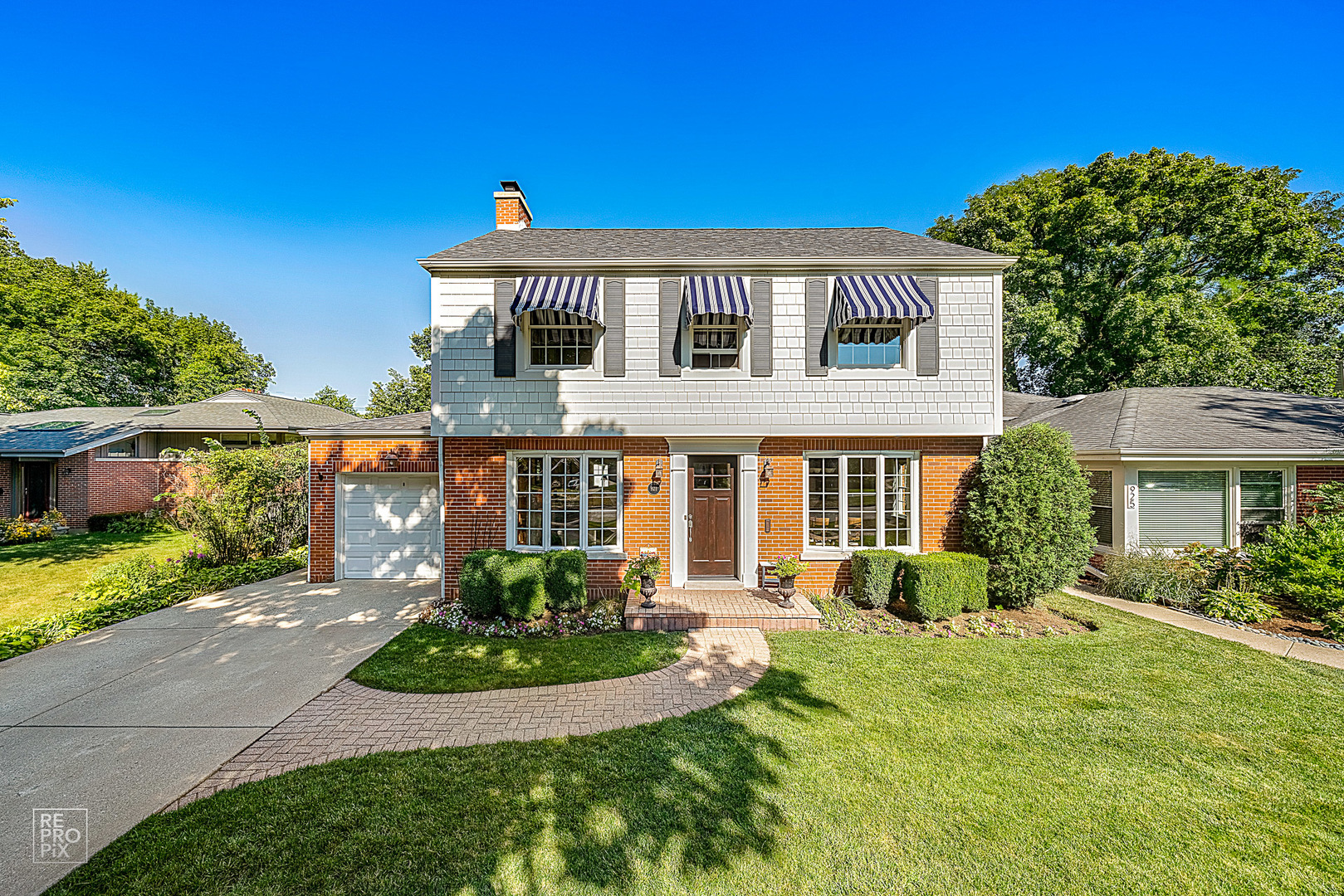 Property Photo:  921 South Seminary Avenue  IL 60068 