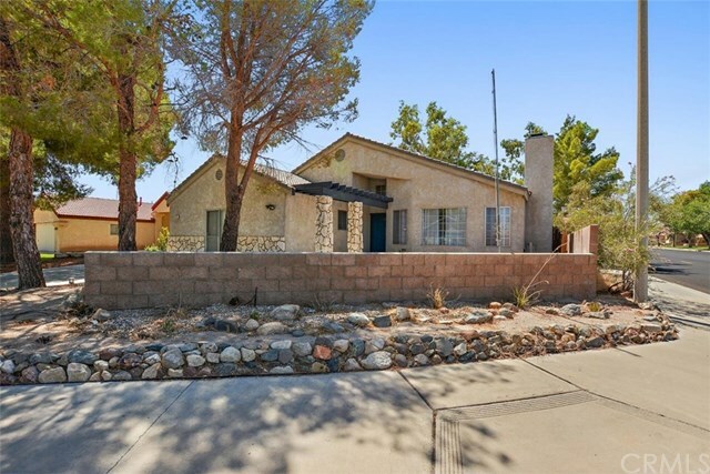 Property Photo:  425 Veada Avenue  CA 93555 