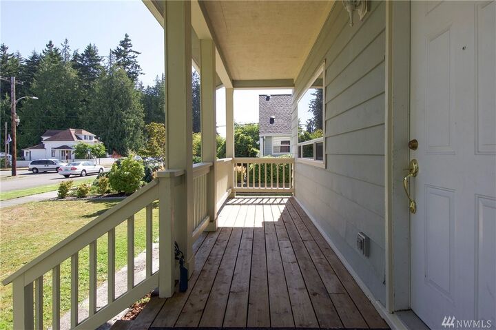 Property Photo: 530 E 4th Street WA 98362