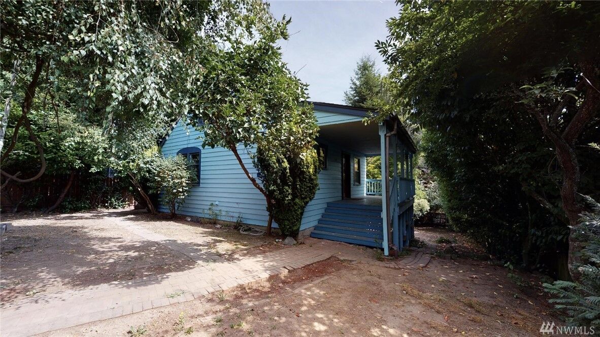 Property Photo:  132 S Hartford Ave  WA 98312 