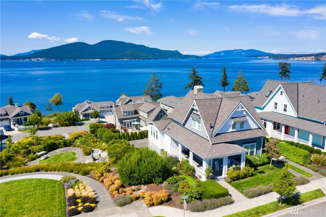 Property Photo:  4520  Clipper Drive  WA 98221 