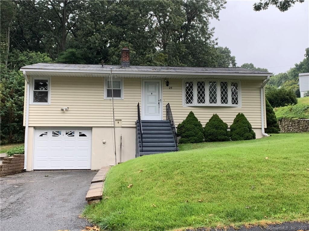 Property Photo:  25 Robin Road  CT 06483 
