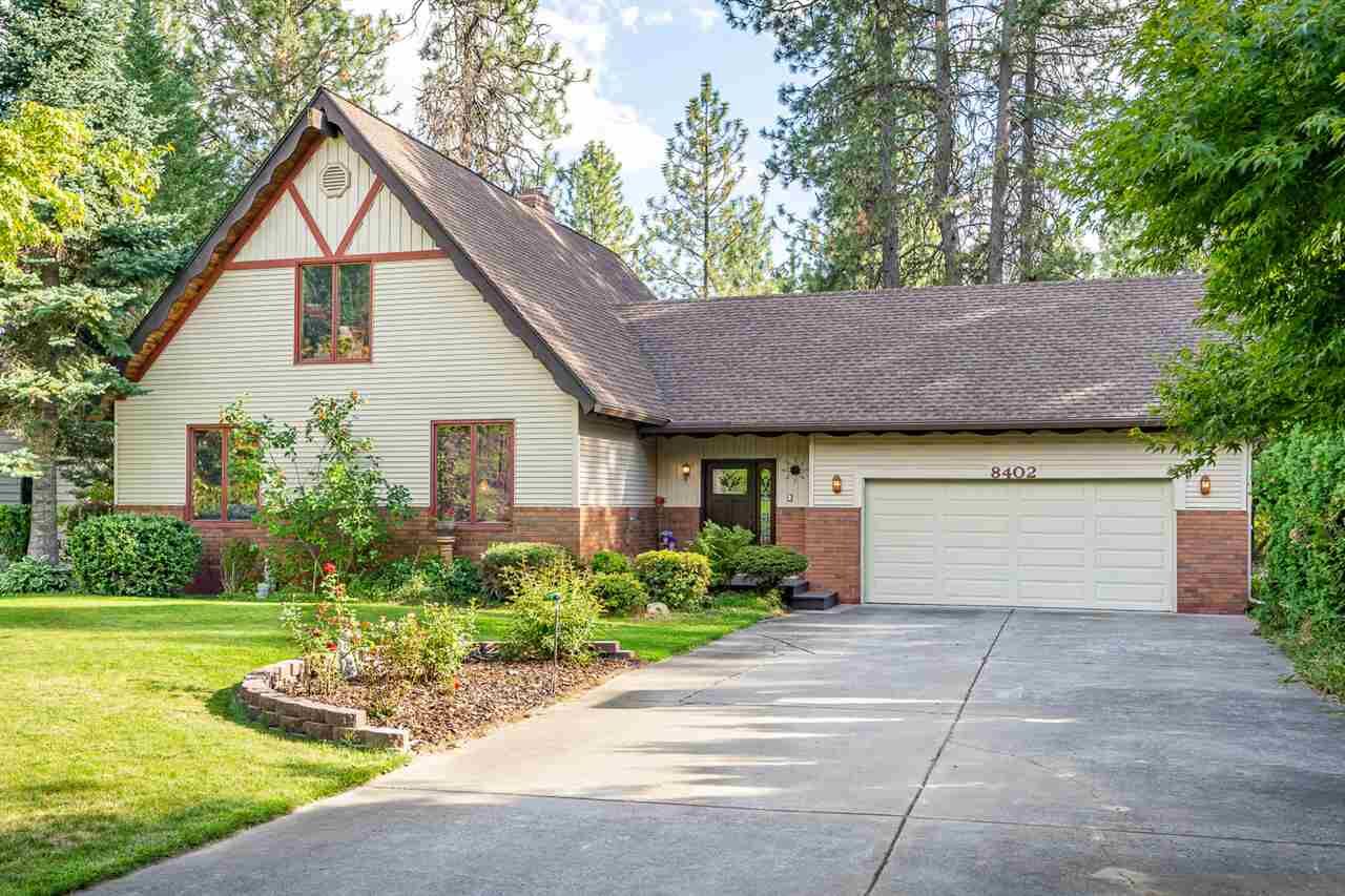 Property Photo: 8402 E Columbia Park Dr WA 99212