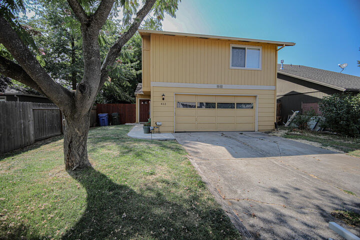 412 Lorraine Avenue  Eagle Point OR 97524 photo