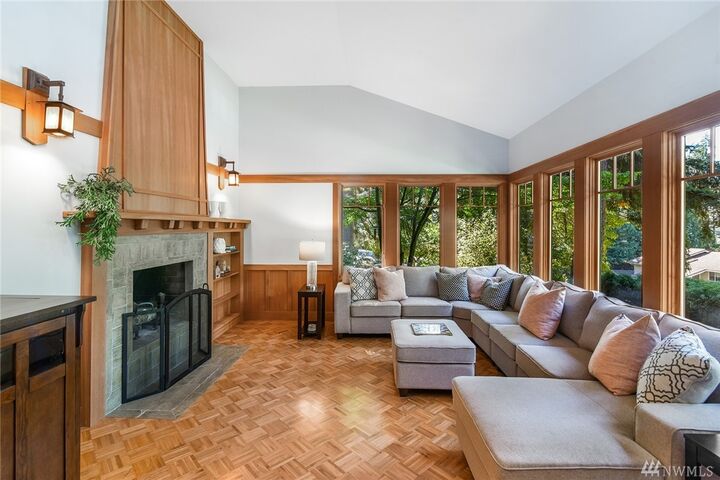 Property Photo:  13402 Hidden Cove Lane NE  WA 98110 