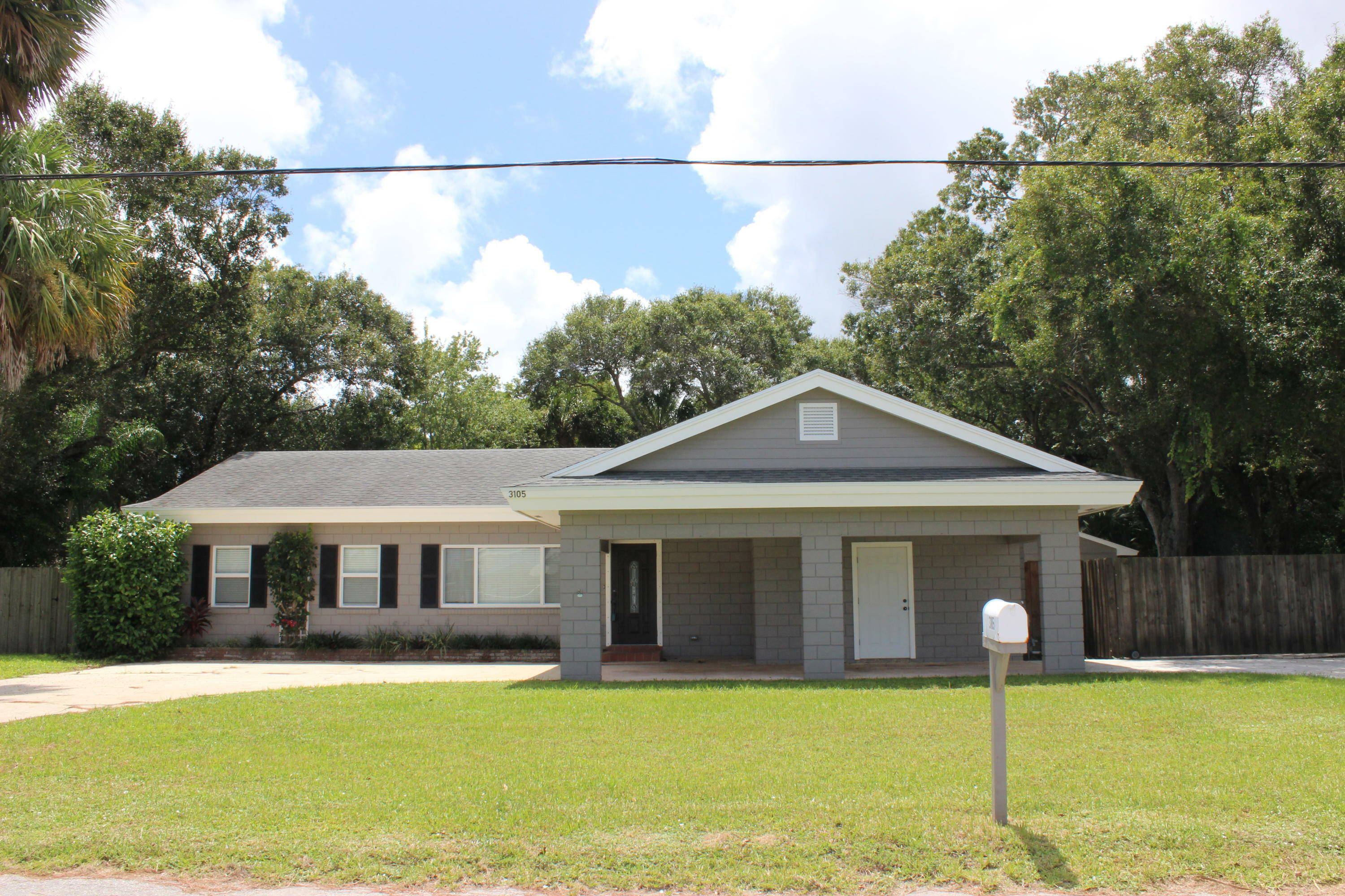 Property Photo:  3105 Tennessee Avenue  FL 34947 