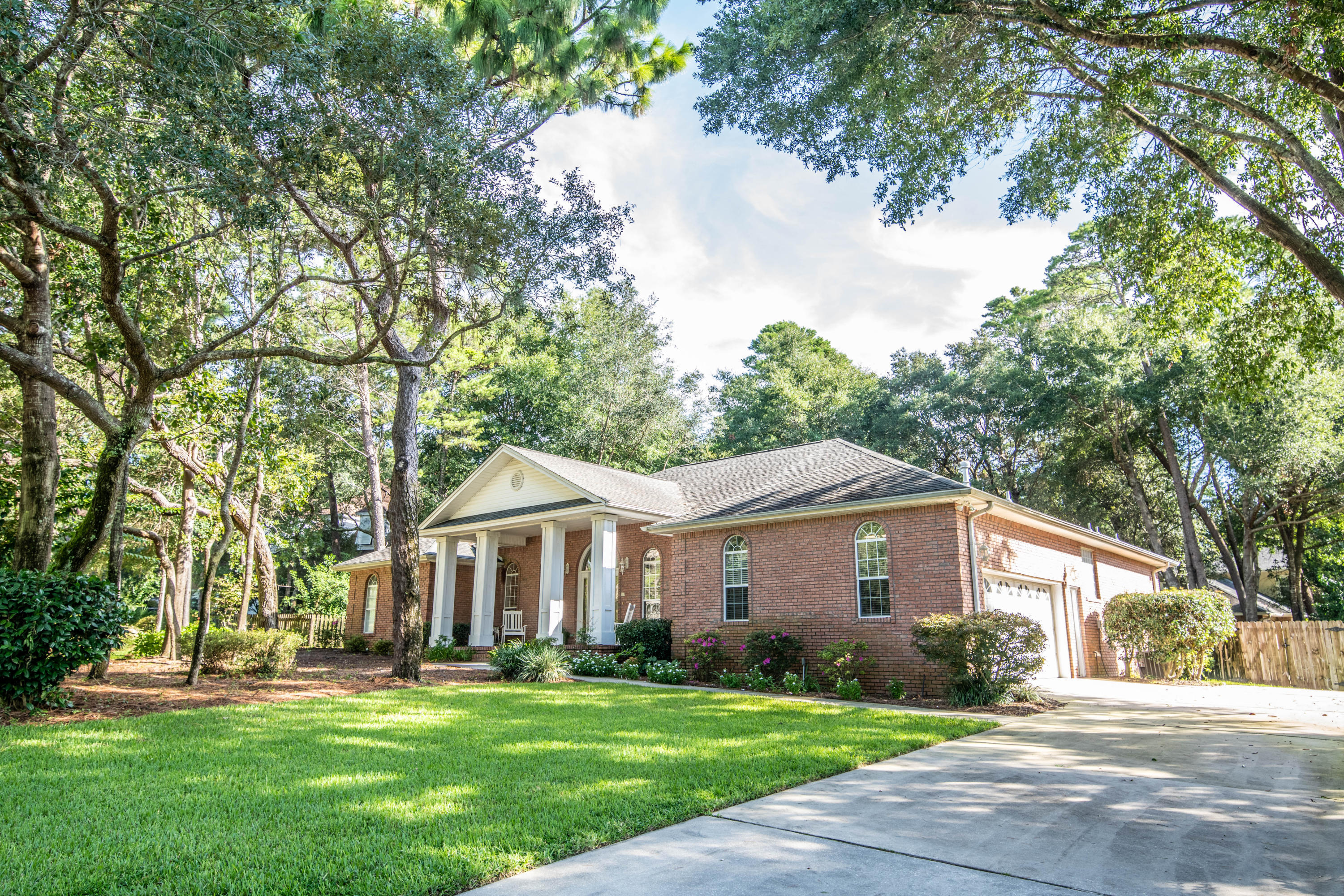 Property Photo: 505 Blackwater Run FL 32578