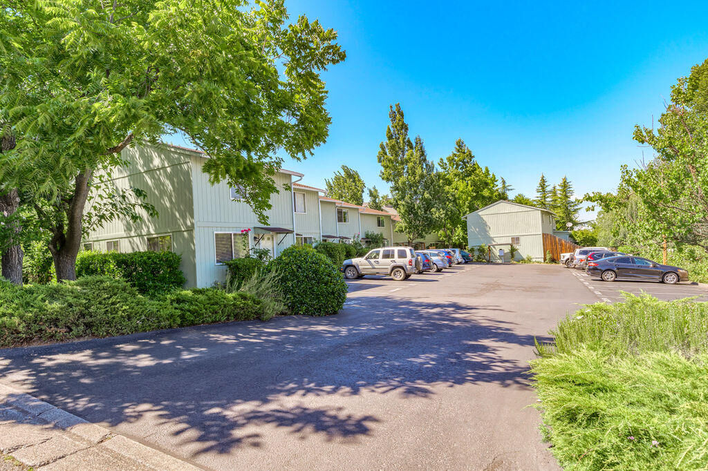 Property Photo: 371 Glenn Street OR 97520