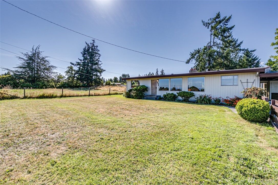 Property Photo: 1008 E Park & 1008 1/2 Avenue WA 98362