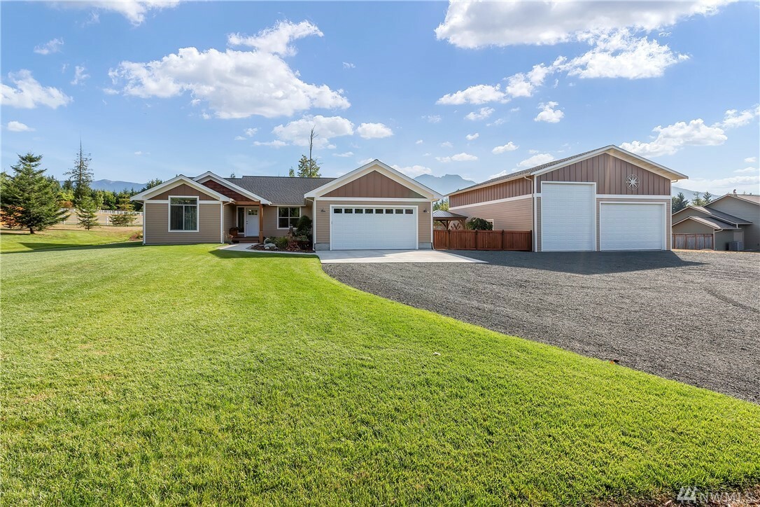 Property Photo:  834 Merrill Wy  WA 98362 