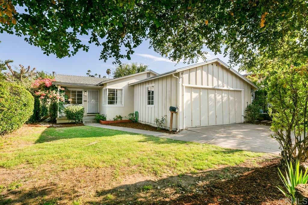 Property Photo: 829 E 5th Ave CA 92025