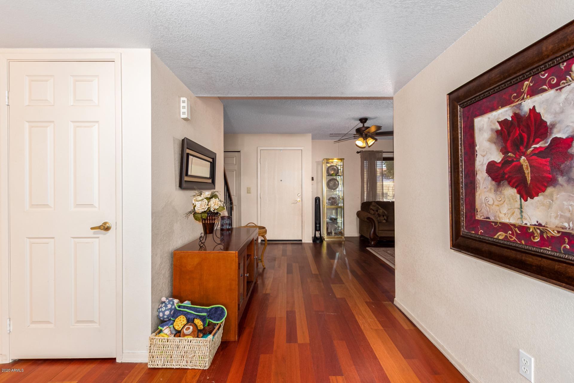 Property Photo: 5834 W Winchcomb Drive AZ 85306