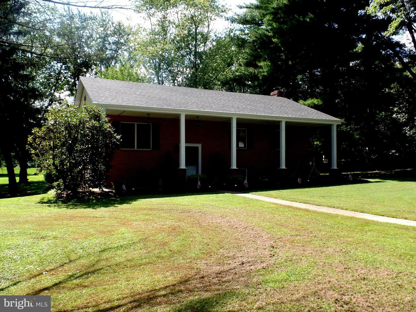 Property Photo: 2704 Debbie Court MD 21048