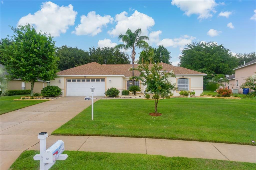 Property Photo:  625 Westview Drive  FL 34715 