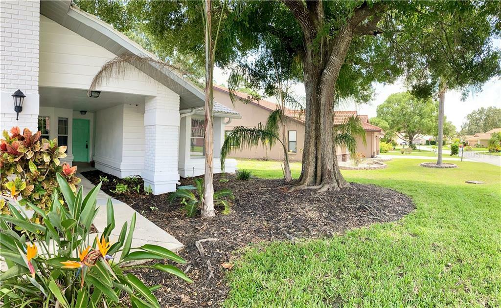 Property Photo:  6121 Nicole Drive  FL 34243 