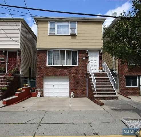 Property Photo:  4 Reynolds Avenue  NJ 07029 