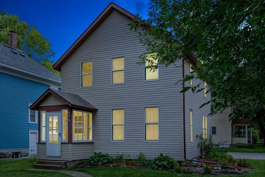 Property Photo:  633 Division Street W  MN 55021 