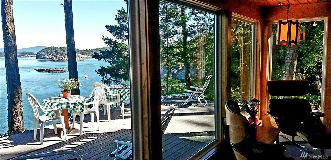 Property Photo: 1327 Islandale Rd WA 98261