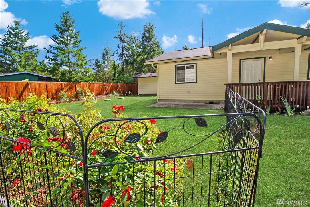 Property Photo:  41 N Teal Place  WA 98548 
