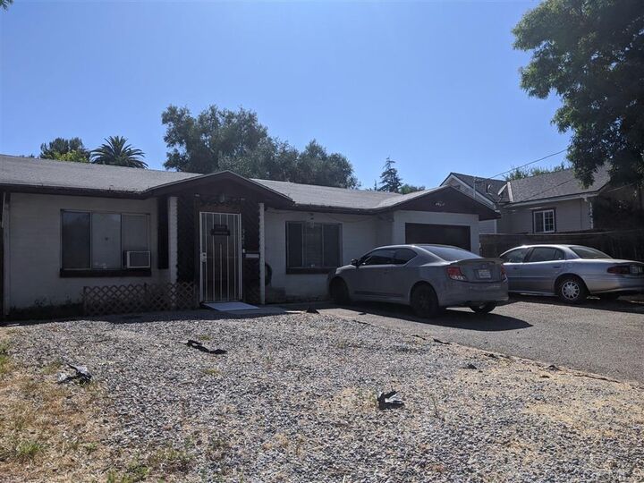 Property Photo: 921 S Juniper CA 92025