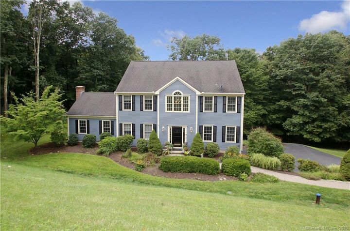 18 Cobblers Mill Road  Newtown CT 06482 photo