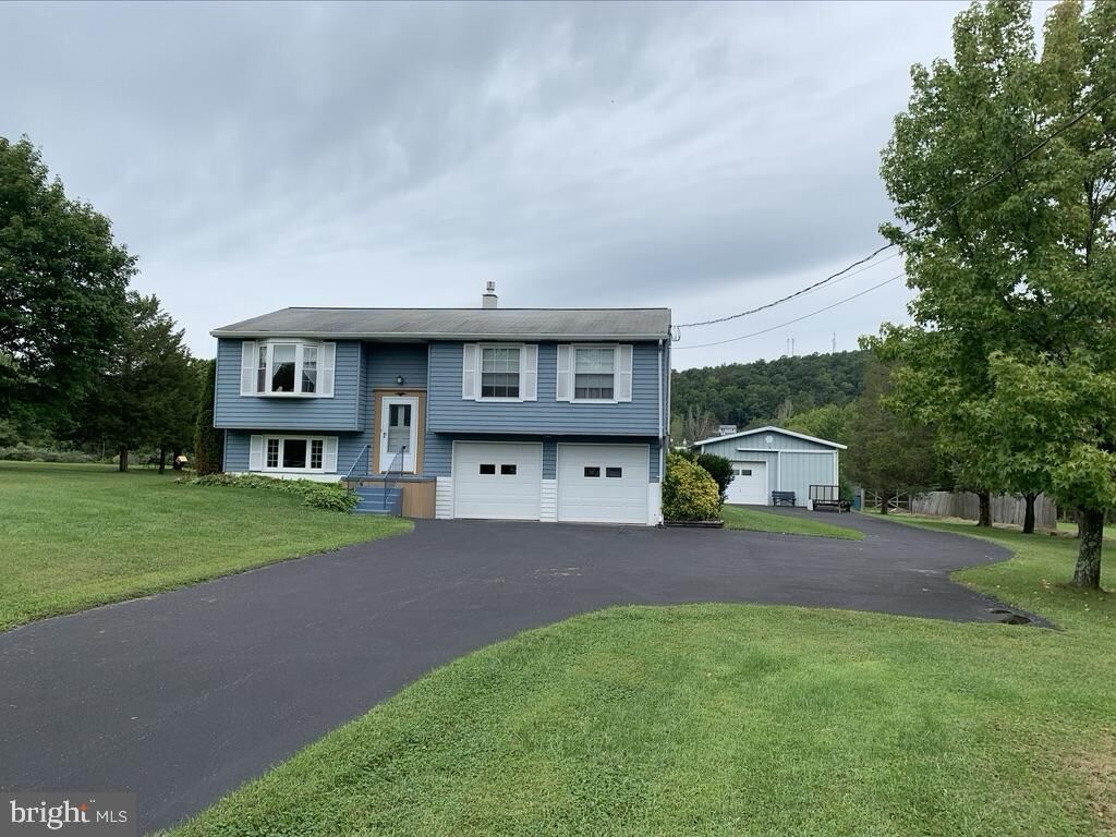 Property Photo:  1840 Rosstown Road  PA 17339 