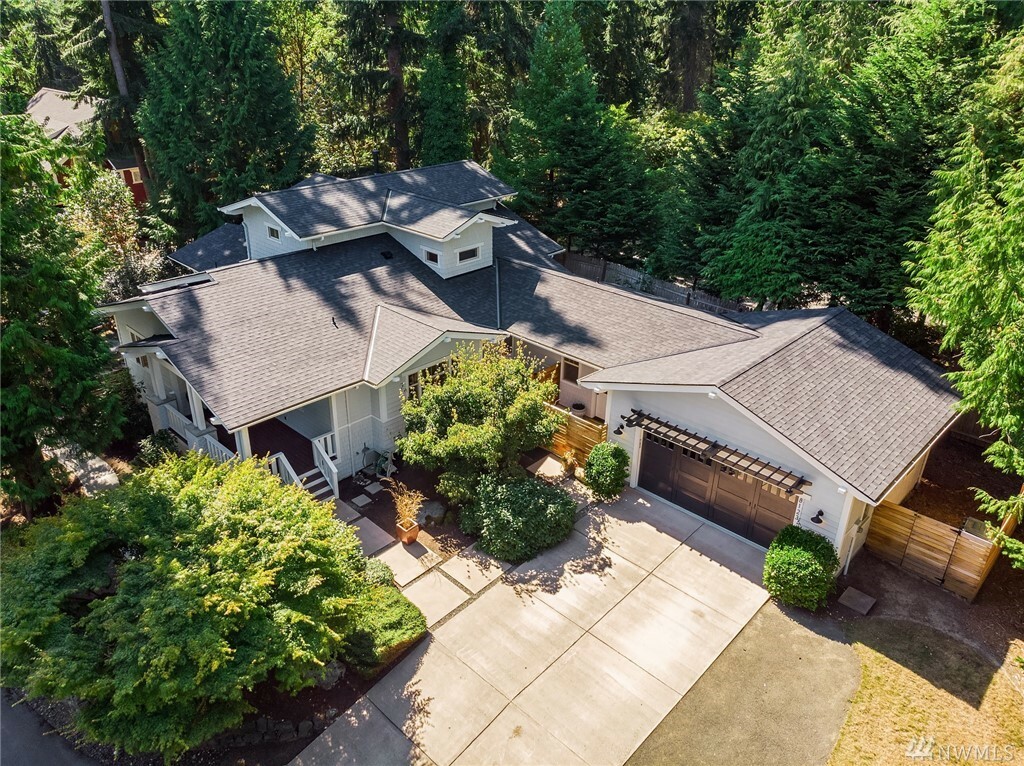 Property Photo:  8123 Eleanor Place NE  WA 98110 