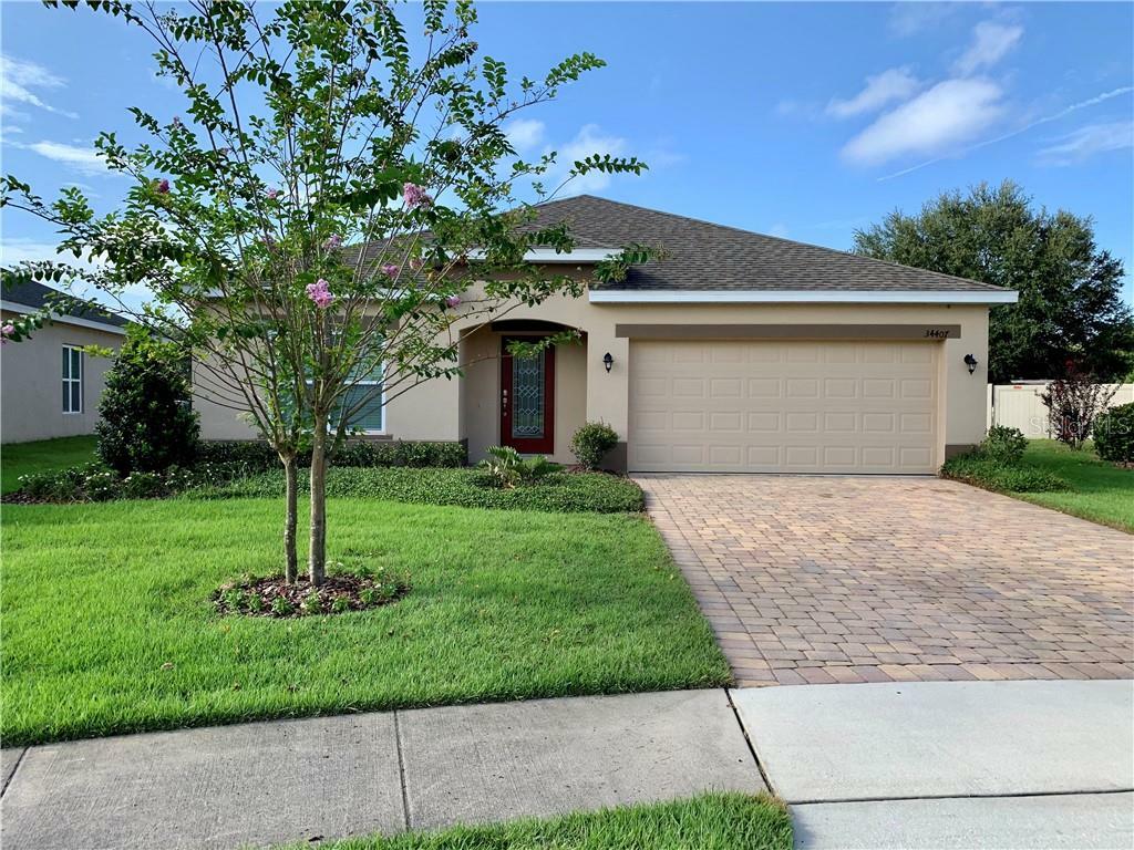 Property Photo:  34407 Alicante Court  FL 32776 