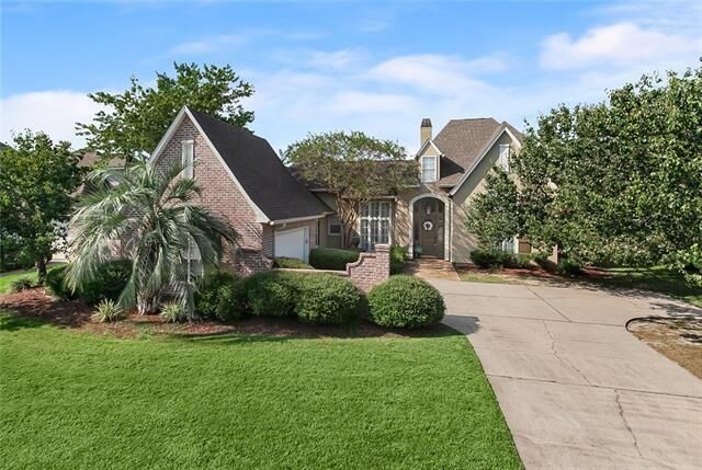Property Photo:  421 E Honors Point Court  LA 70458 