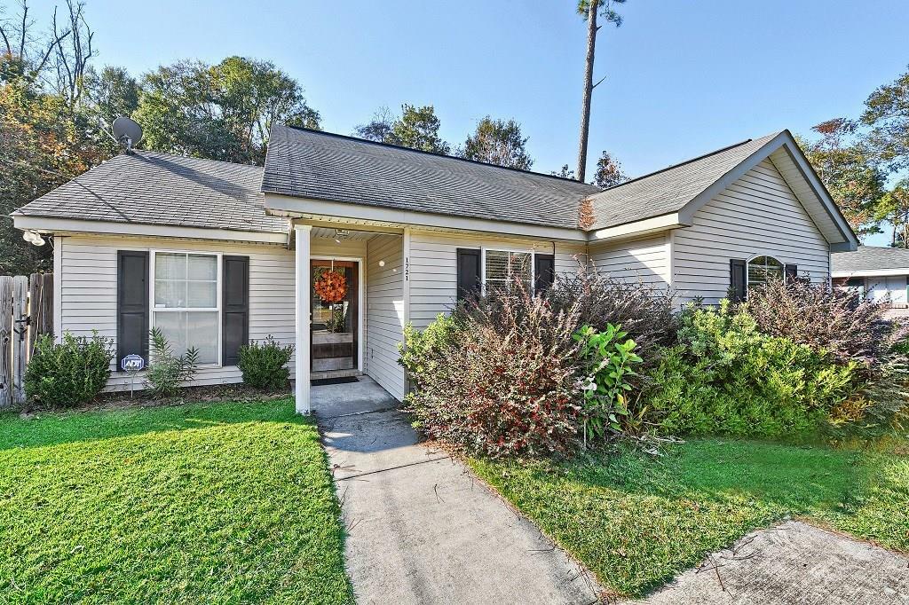 Property Photo:  1721 Joan Drive  LA 70458 