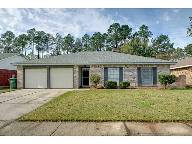 Property Photo: 113 W Queens Drive LA 70458