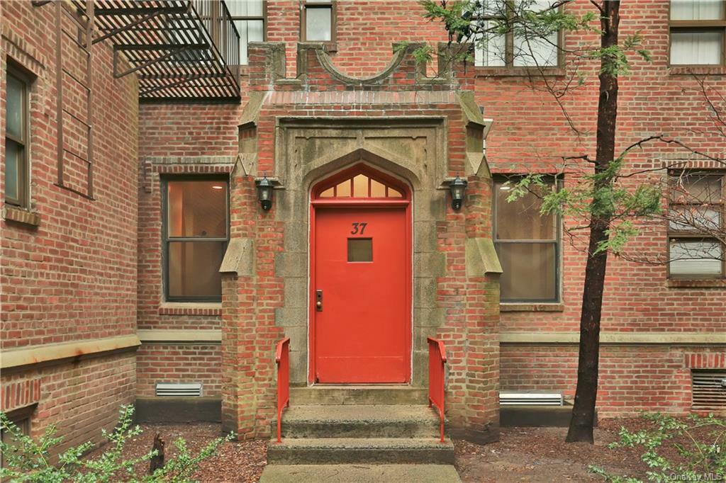 Property Photo:  37 Summit Avenue 4F  NY 10573 