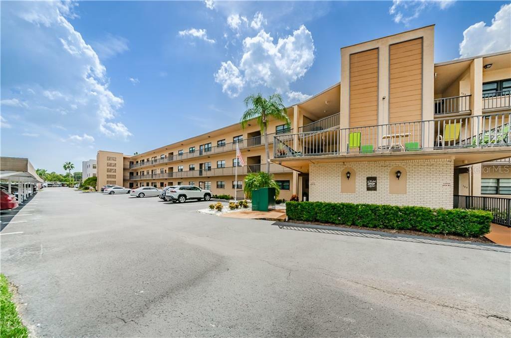 Property Photo:  5980 Terrace Park Drive N 305  FL 33709 